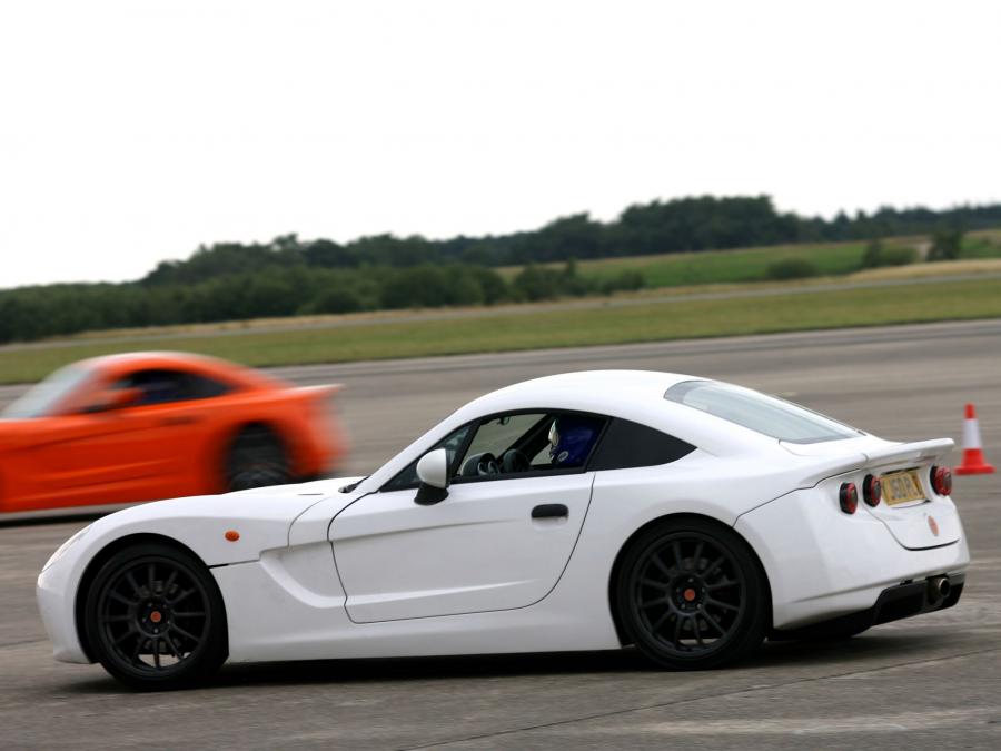  Ginetta G40R 2011 года  (фото 6 из 85)